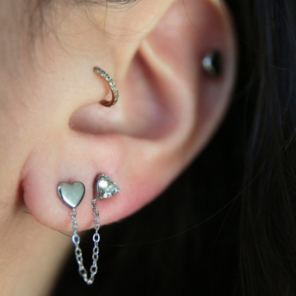 Mono boucle strass coeur doré ou argenté