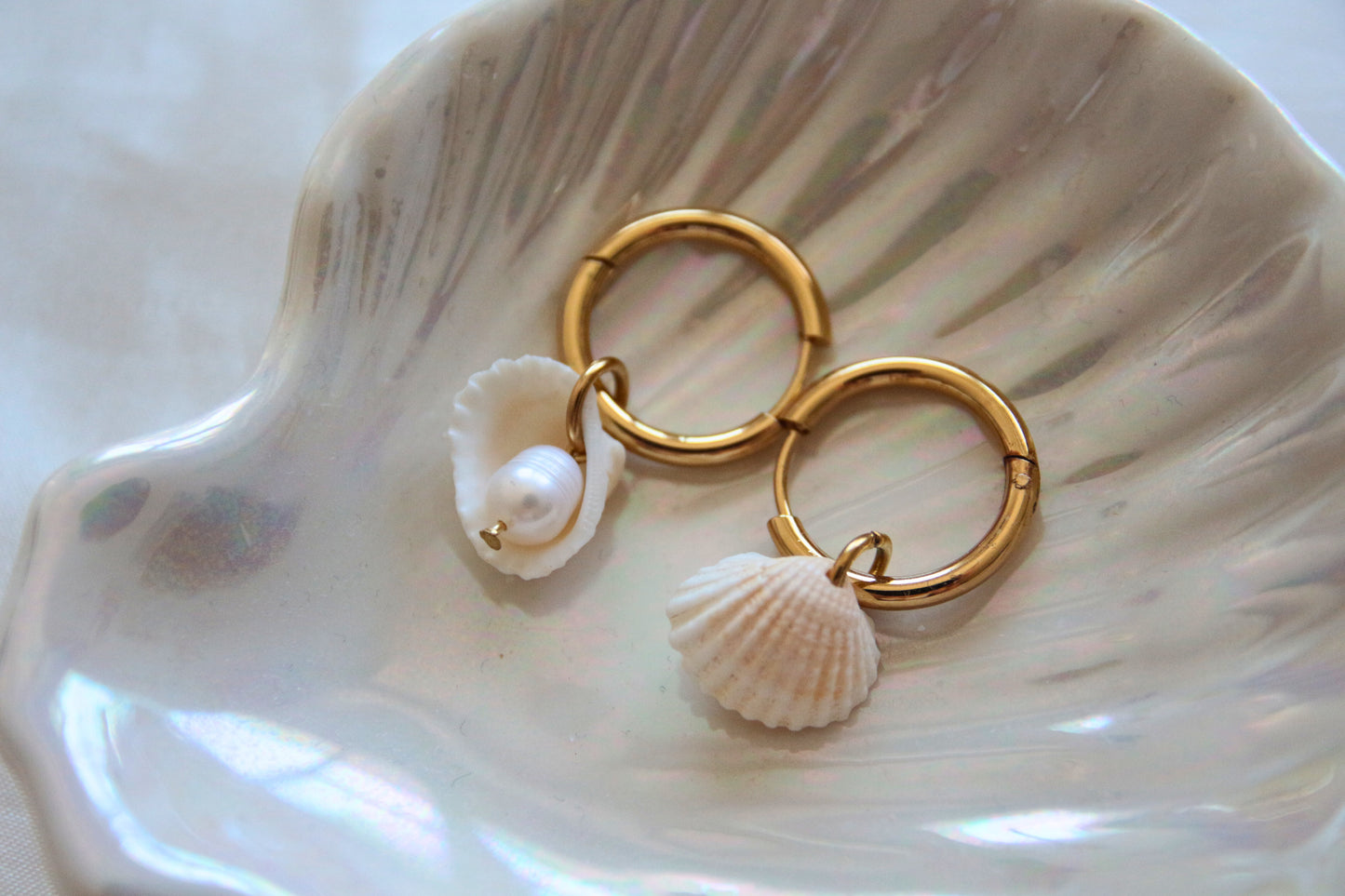 Boucles d'oreilles coquillage et perle d'eau douce (FAIT MAIN)