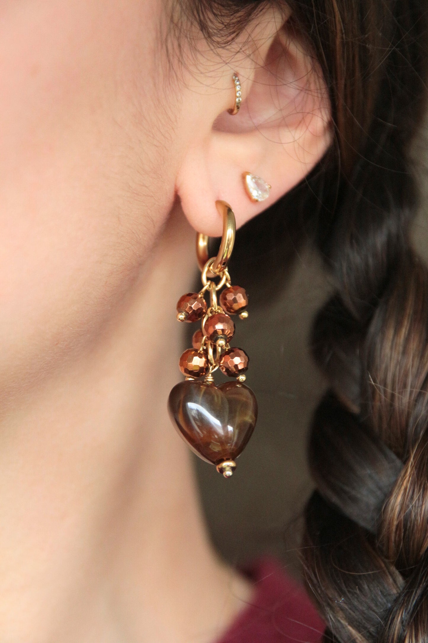Boucles d'oreilles coeur résine marron - LUNA