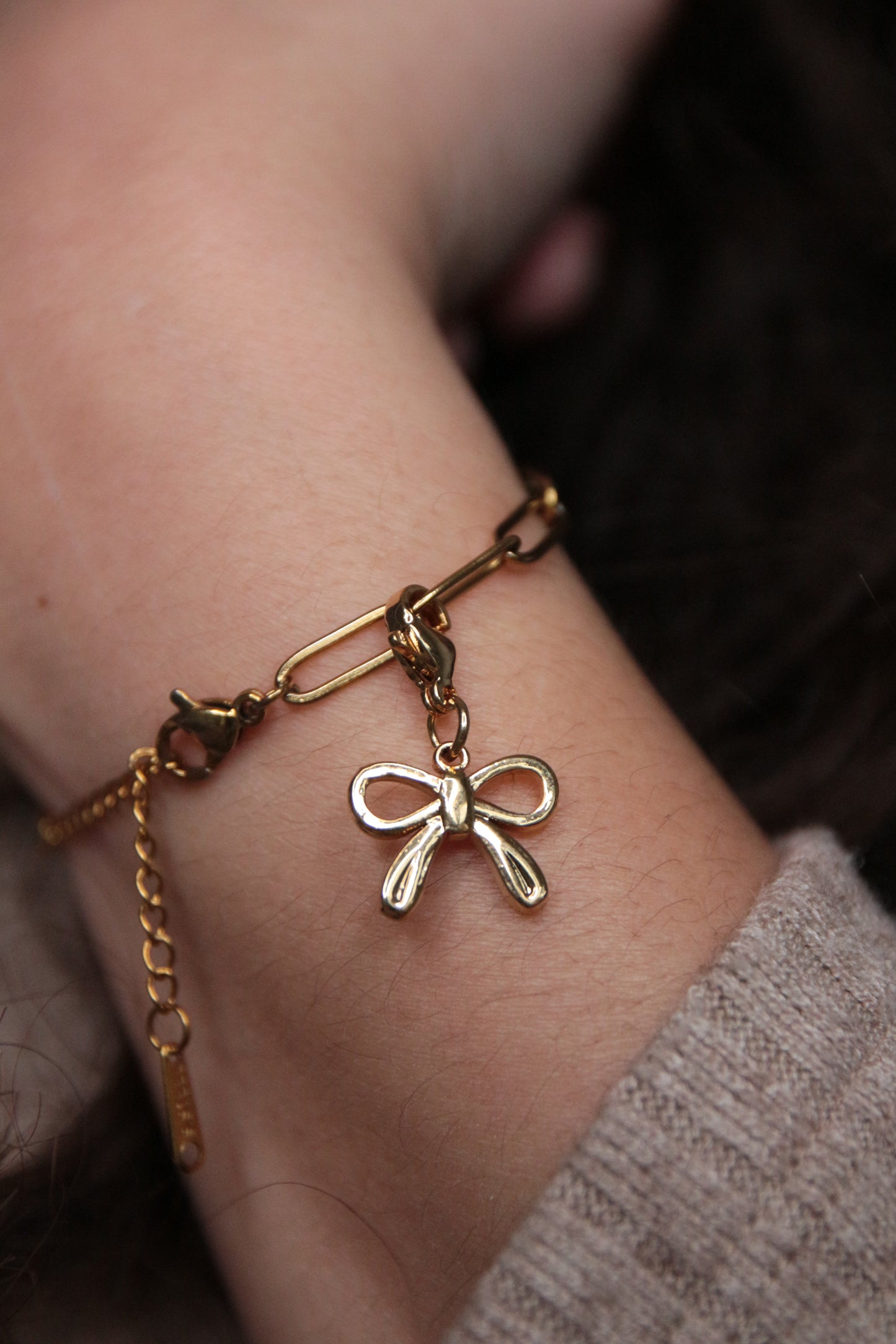 Charm noeud doré