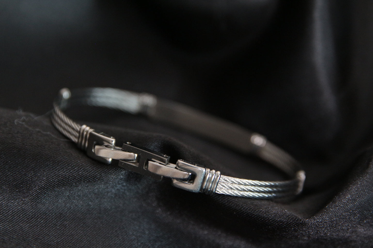 Bracelet acier homme fond noir Small - AXEL