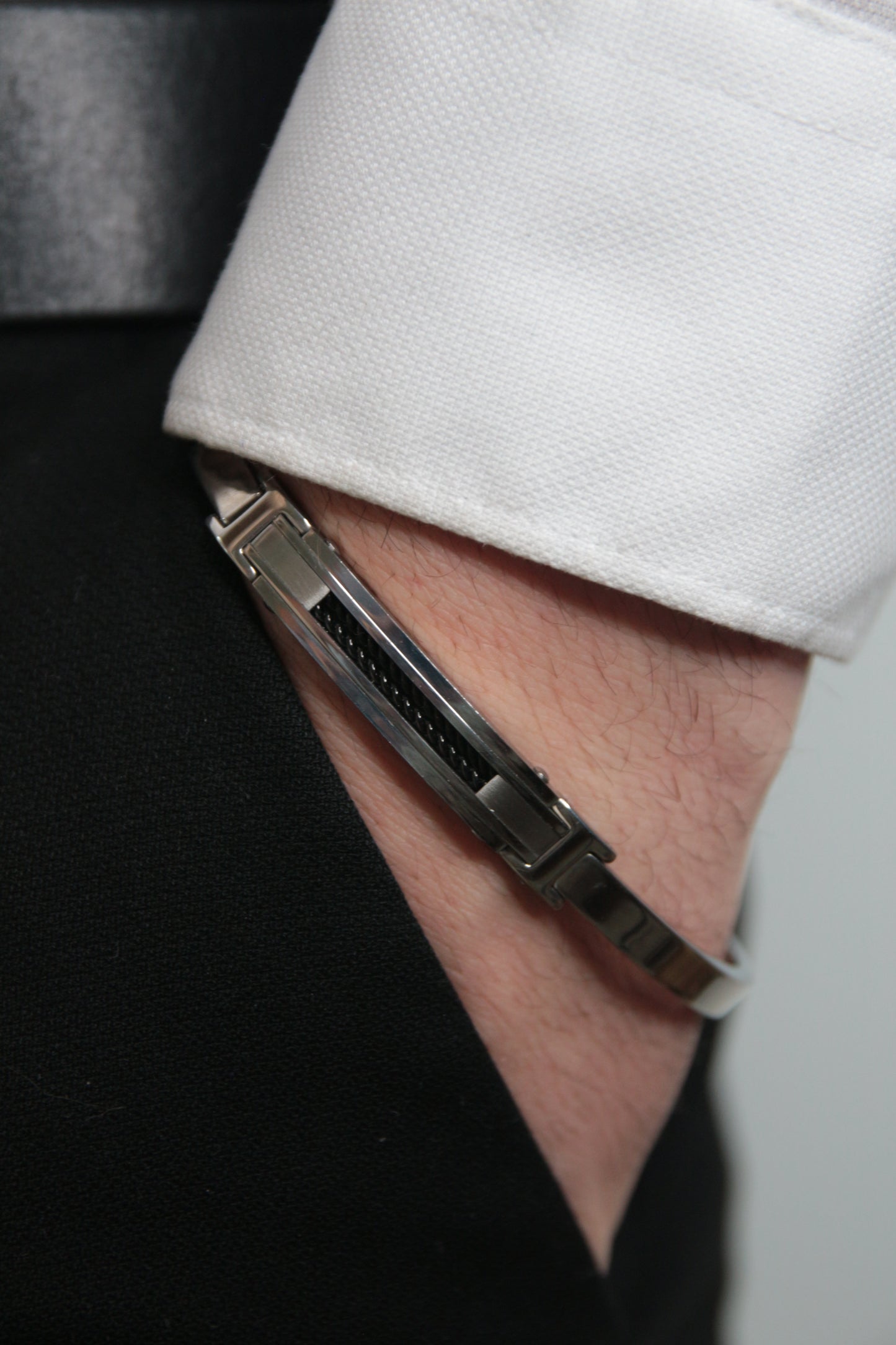 Bracelet acier homme fond noir Medium - AXEL