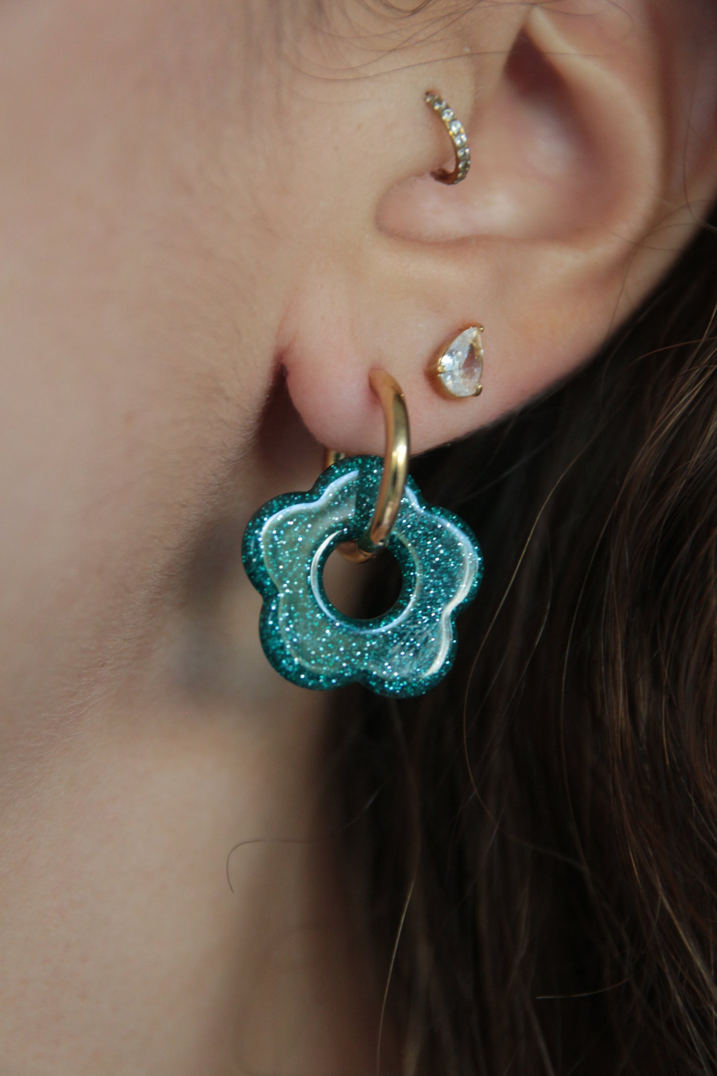 Boucles d'oreilles fleurs paillettes bleu canard - FLORA