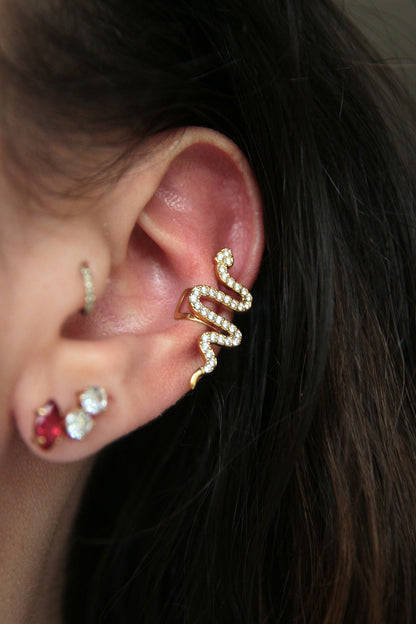 Faux piercing serpent