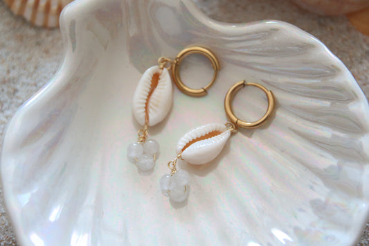 Boucles d'oreilles pendantes coquillage - BLANC