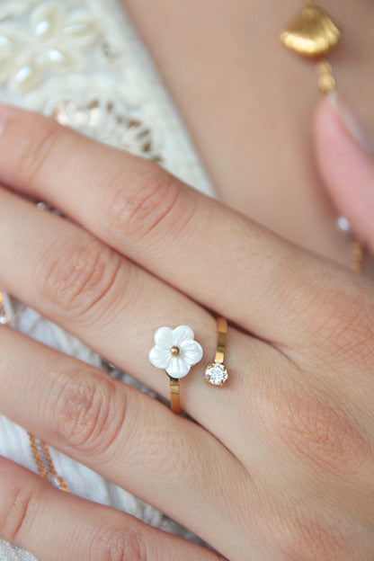 Bague ouverte fleur blanche - NELA
