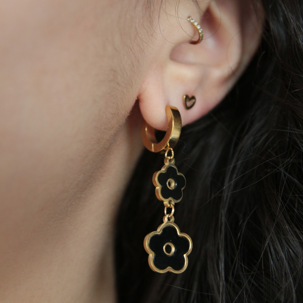 Boucles d'oreilles pendantes fleurs noires - Flora