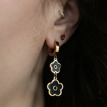Boucles d'oreilles pendantes fleurs noires - Flora