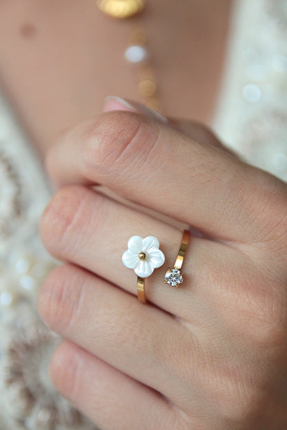 Bague ouverte fleur blanche - NELA
