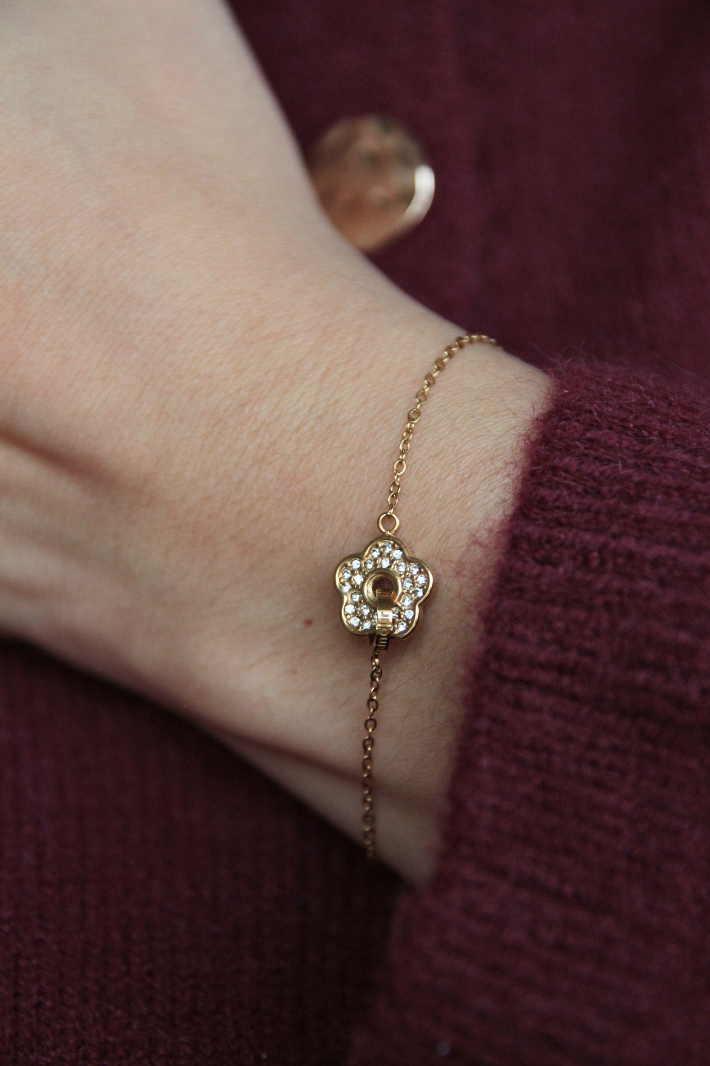 Bracelet fin fleur strass - AMOUR