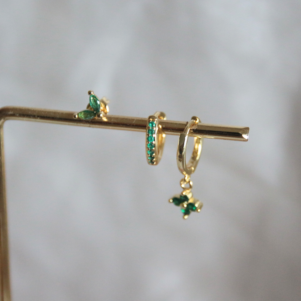 Composition piercings oreille - VERT