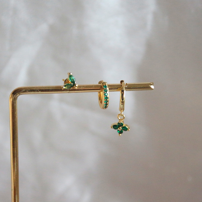 Composition piercings oreille - VERT