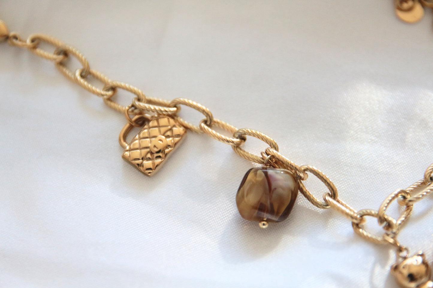 Bracelet breloque doré et marron - TEDDY