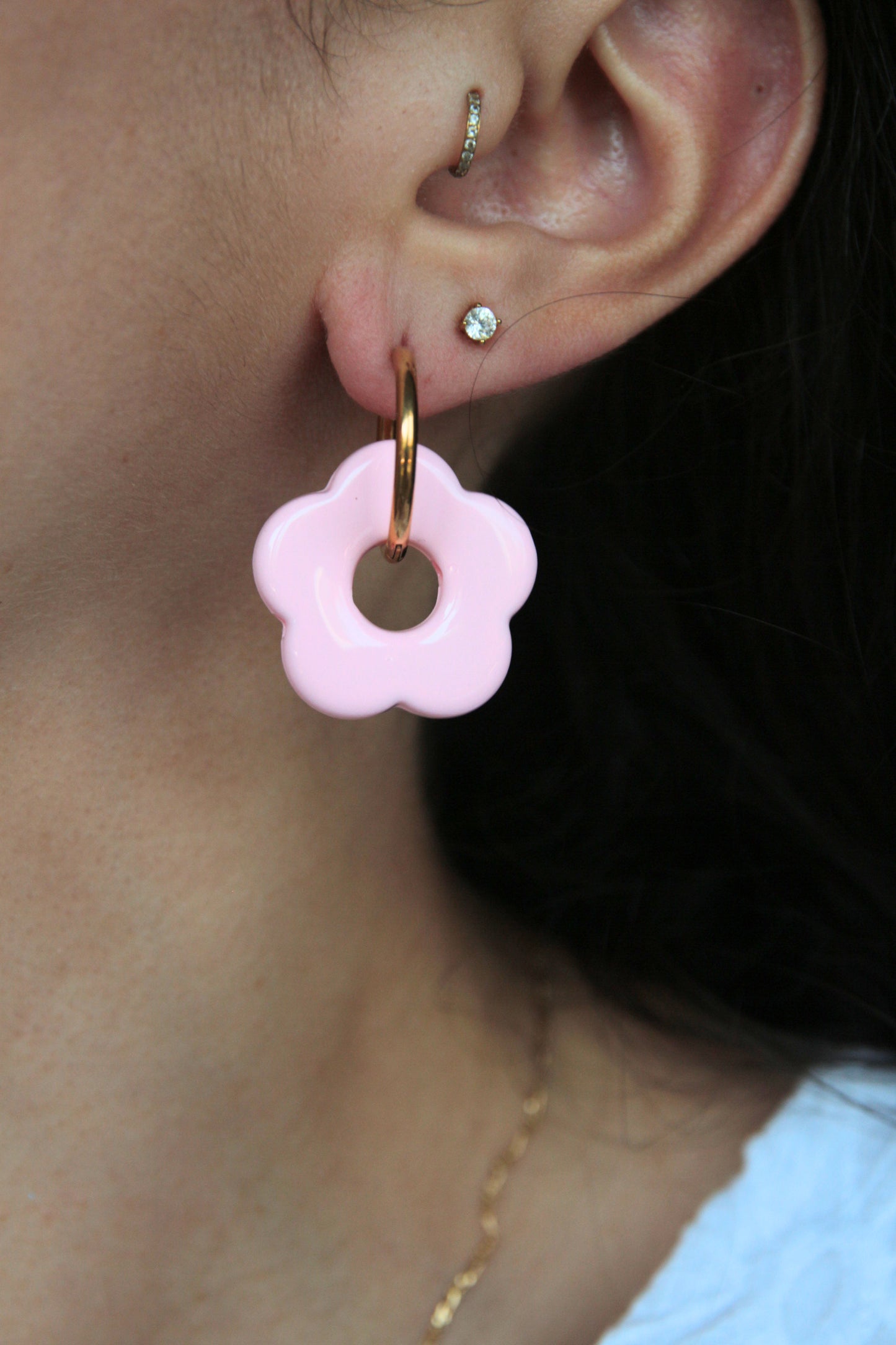 Boucles d'oreilles fleur résine rose bonbon - FLORINE
