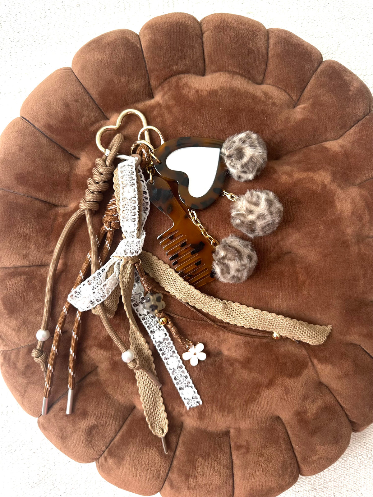 Grigri pompom peigne et miroir léopard
