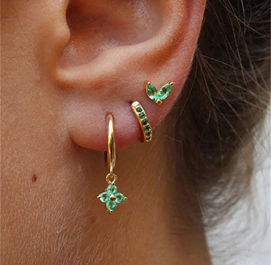 Composition piercings oreille - VERT