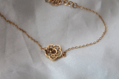 Bracelet fin fleur strass - AMOUR