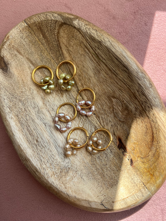 Boucles d'oreilles petite fleur perle d'eau douce - PERLA (fait main)