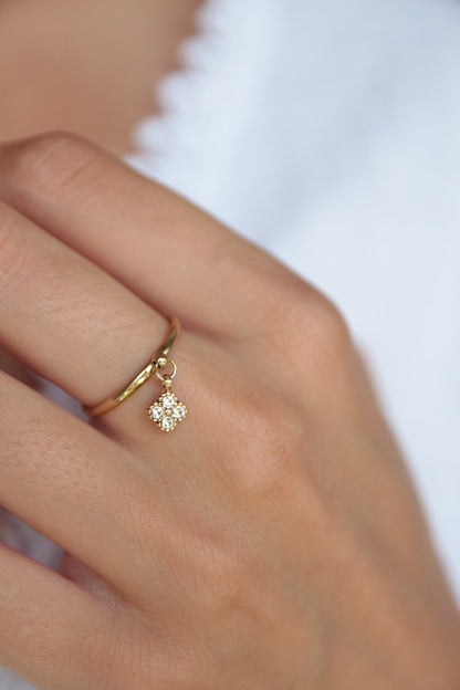 Bague pendante trèfle - NELIA