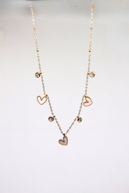Collier breloques coeurs nacrés - MARIE