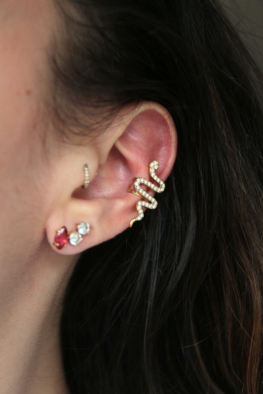 Faux piercing serpent