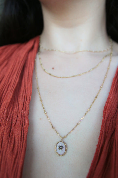 Collier triple rang médaillon - CASS